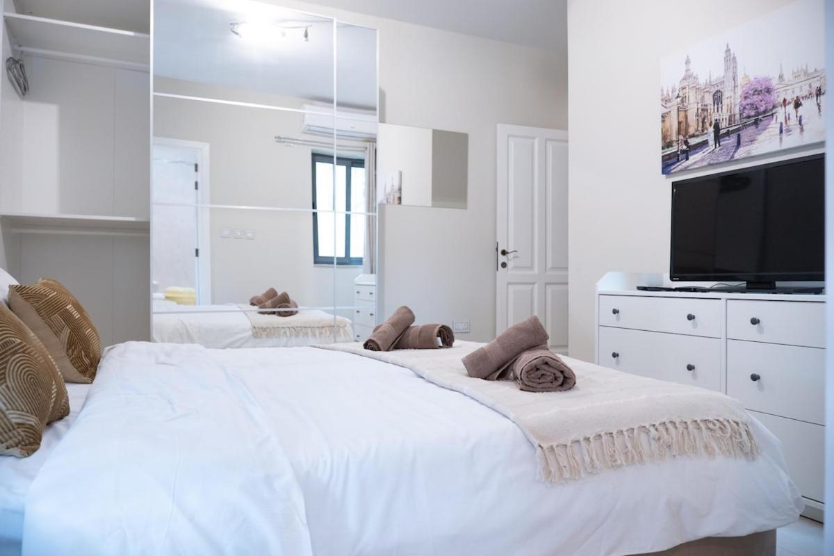 Golden Harbour - 2 Bedrooms, 2 Bathrooms Gzira Extérieur photo
